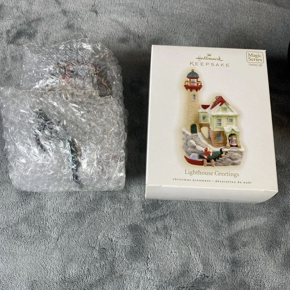 Hallmark Keepsake LIGHTHOUSE GREETINGS 2009 Christmas Ornament Magic 13th Series